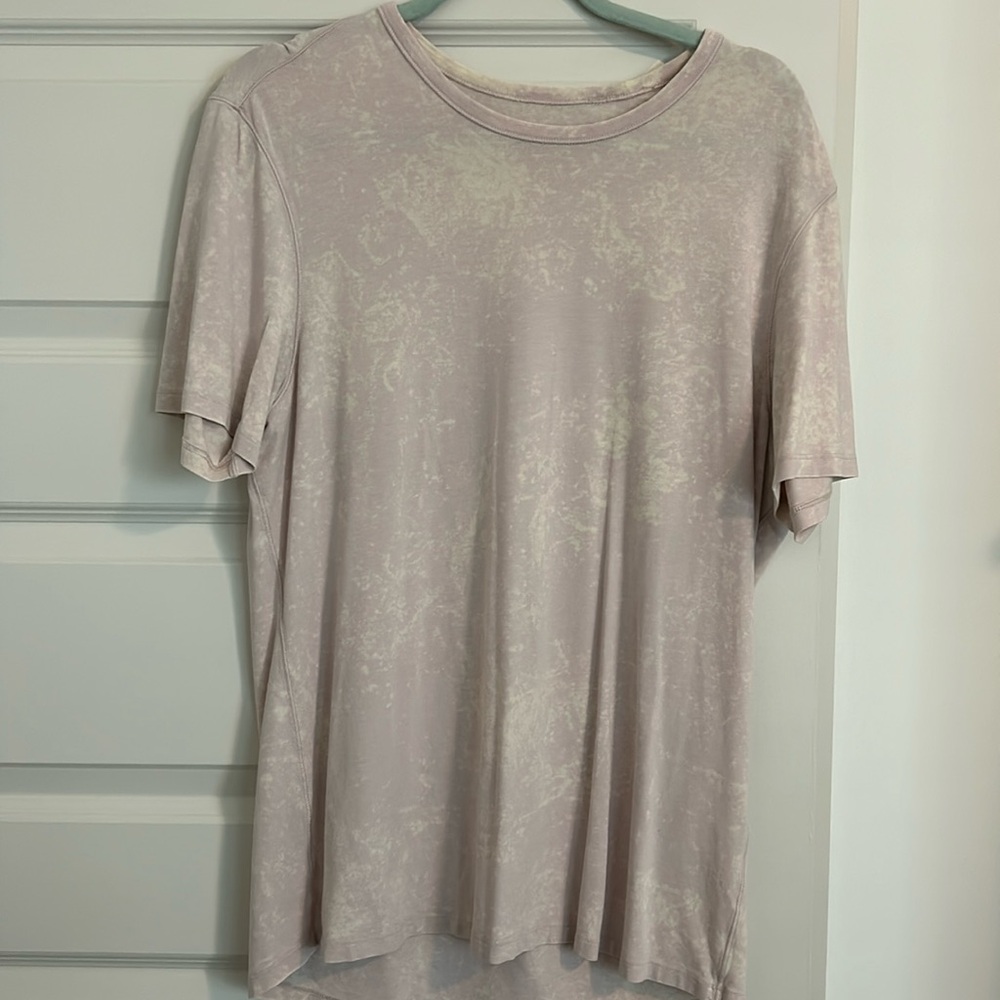 Lululemon t-shirt